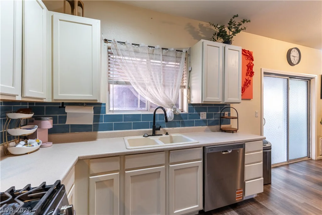 5448 Raccoon Valley, Las Vegas, NV 89122