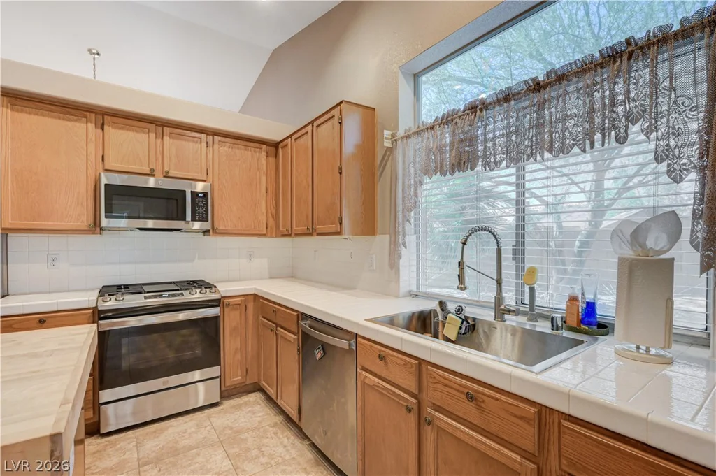 6156 Osaka, Las Vegas, NV 89110