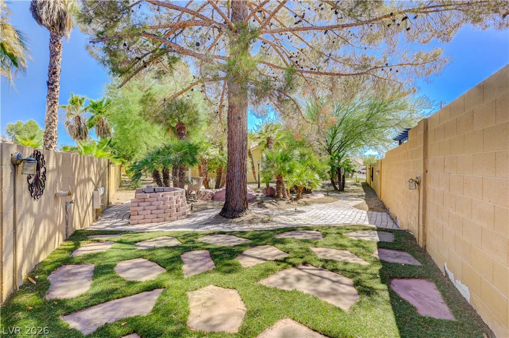 6156 Osaka, Las Vegas, NV 89110