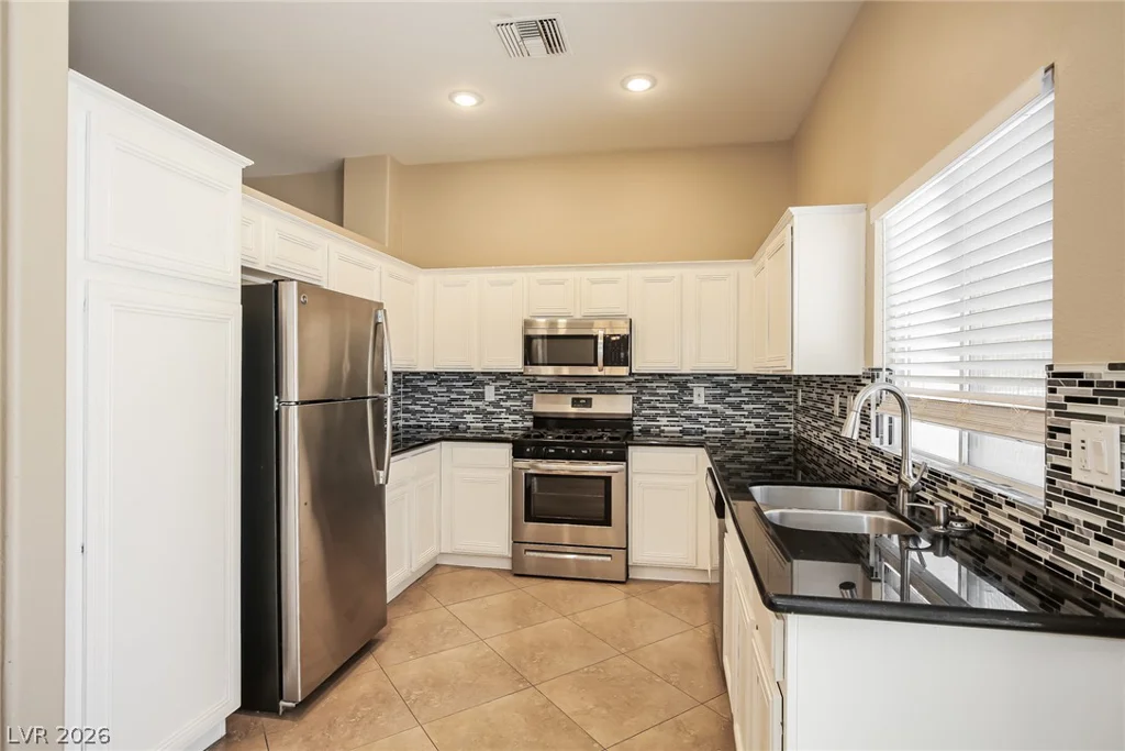 4036 Delhi, North Las Vegas, NV 89032