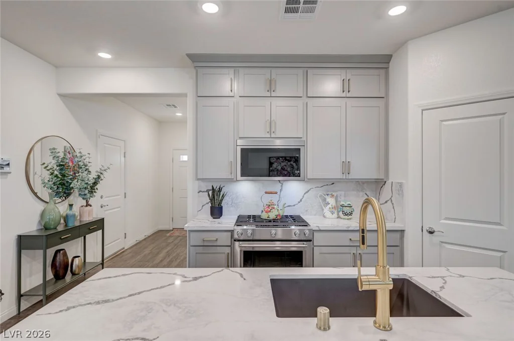 7446 Charlotte Bay, North Las Vegas, NV 89084