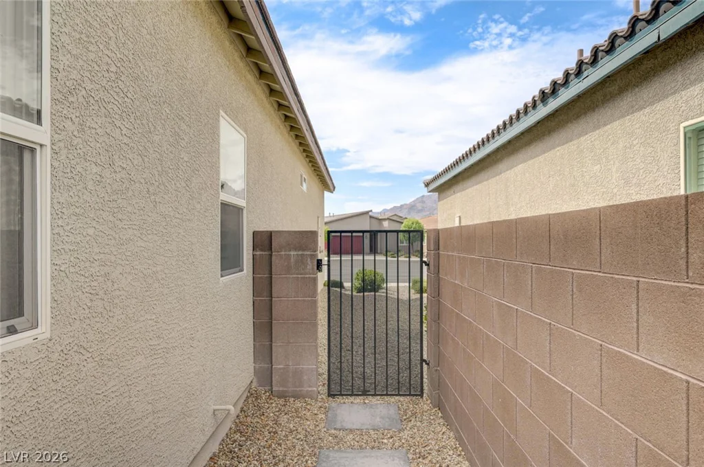 7446 Charlotte Bay, North Las Vegas, NV 89084