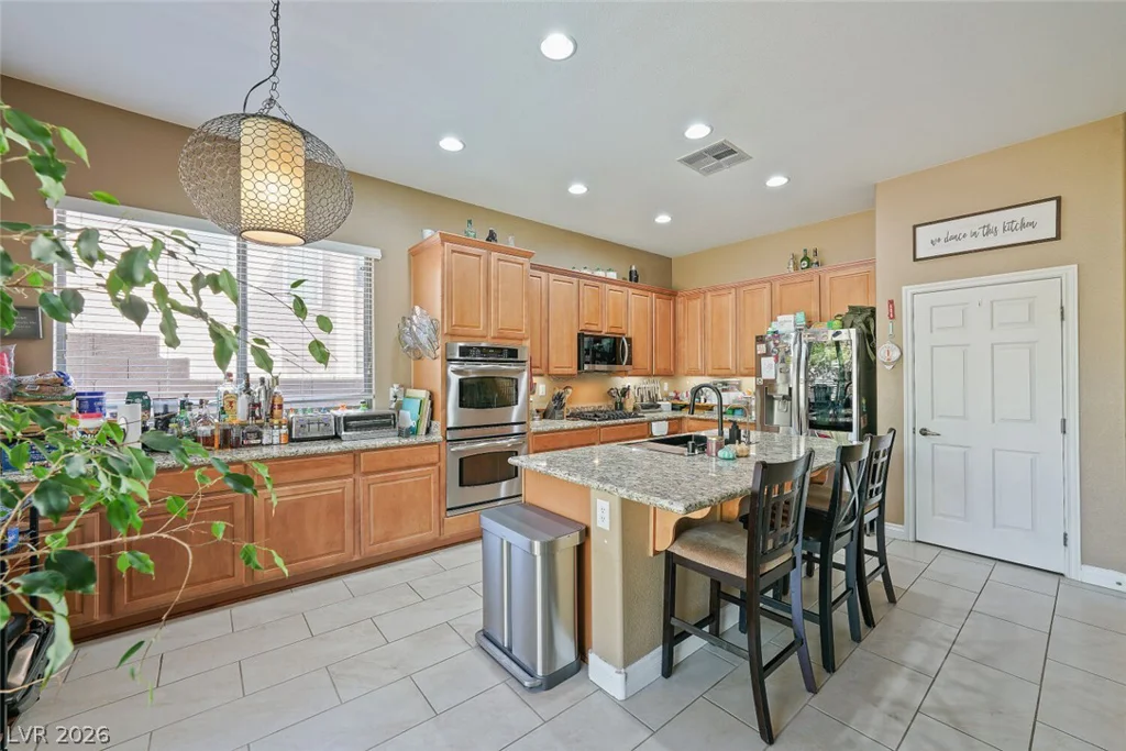7017 Puetollano, North Las Vegas, NV 89084