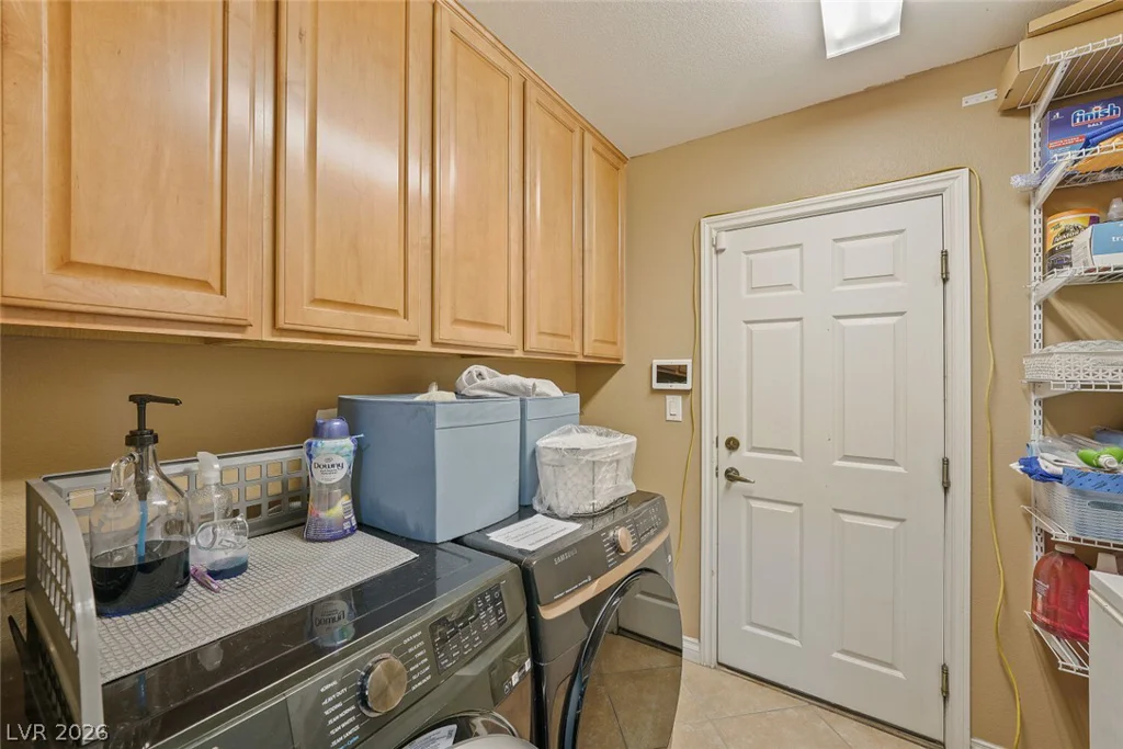 7017 Puetollano, North Las Vegas, NV 89084