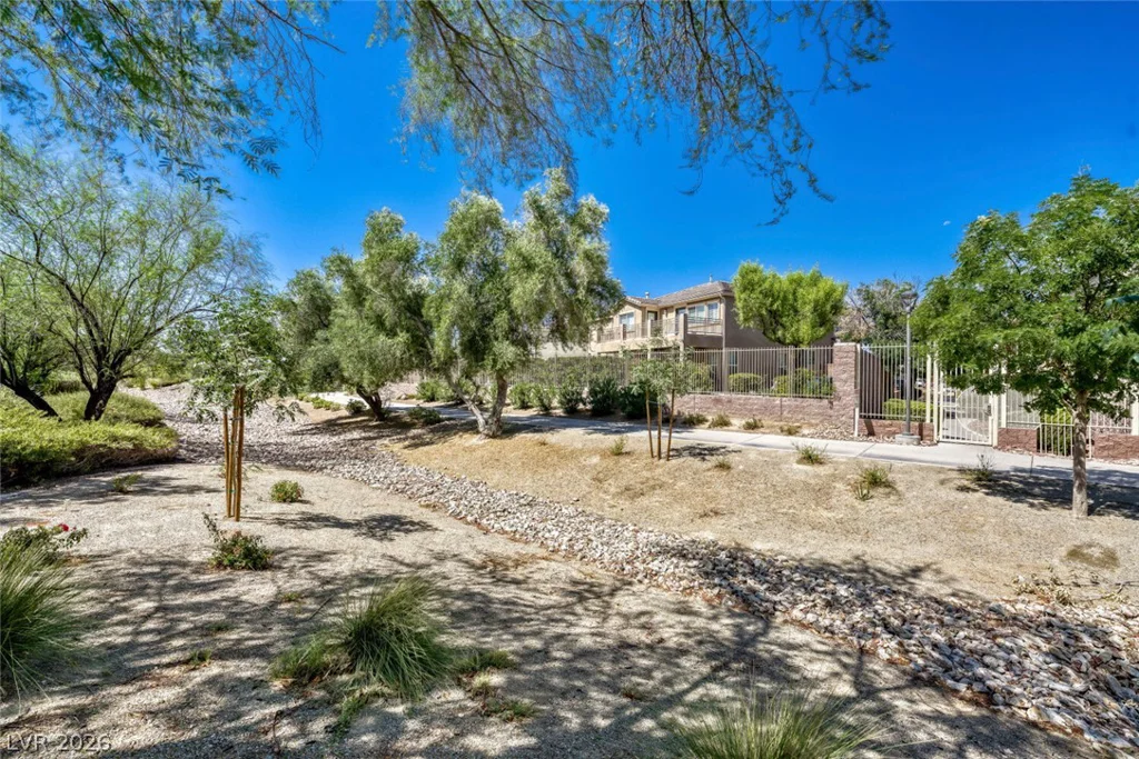 7017 Puetollano, North Las Vegas, NV 89084