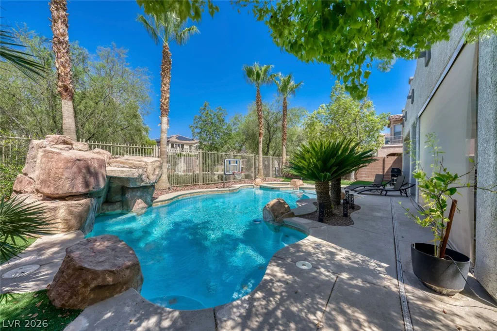 7017 Puetollano, North Las Vegas, NV 89084