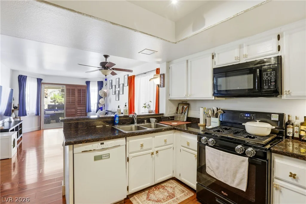 432 Capertino, Las Vegas, NV 89145