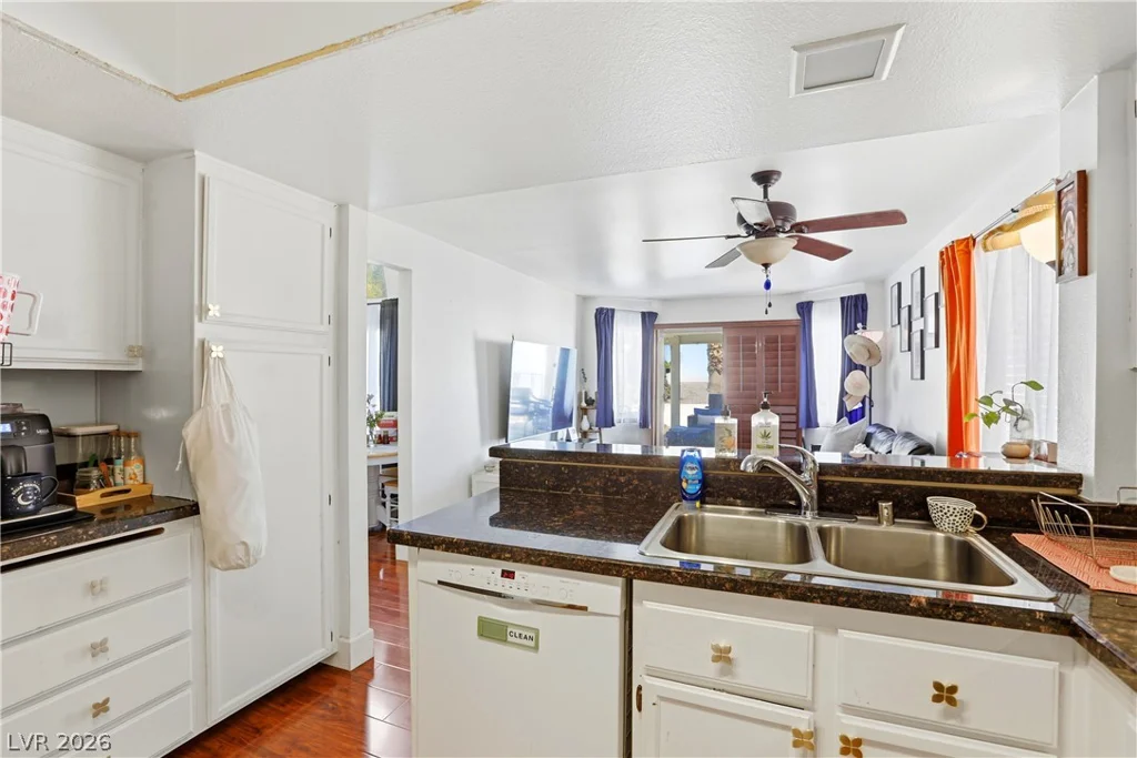 432 Capertino, Las Vegas, NV 89145