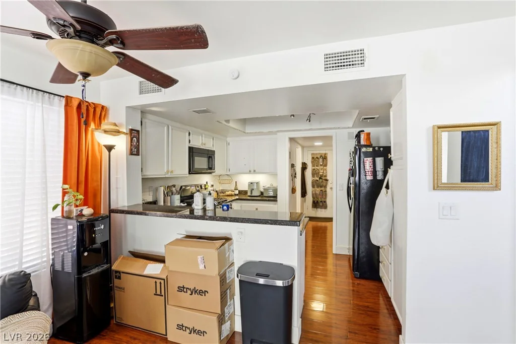 432 Capertino, Las Vegas, NV 89145