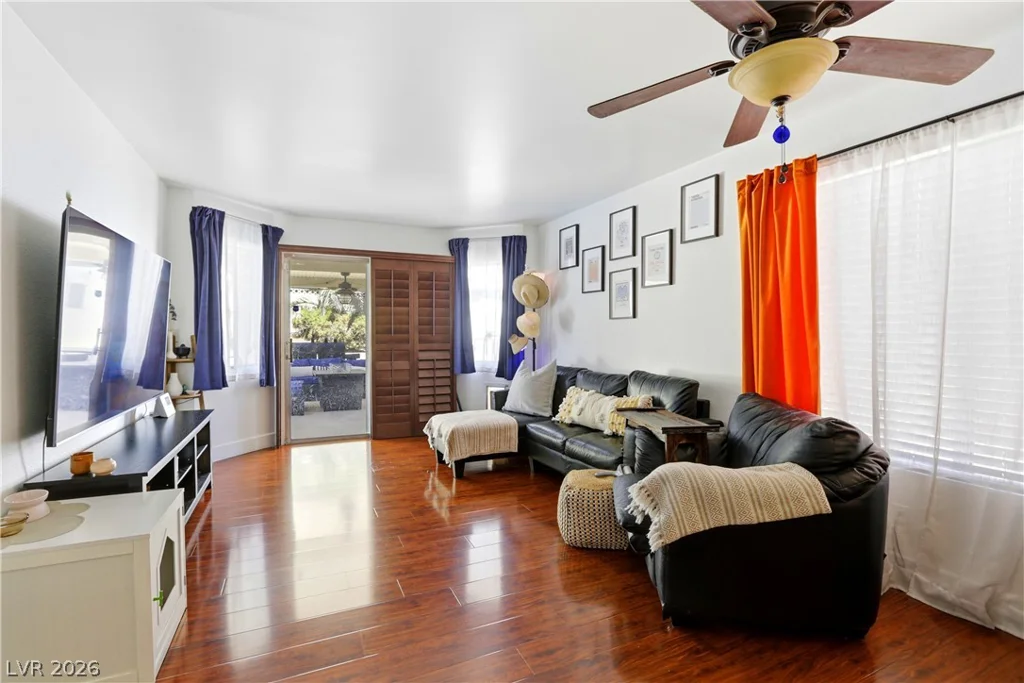 432 Capertino, Las Vegas, NV 89145