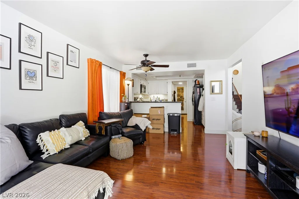 432 Capertino, Las Vegas, NV 89145