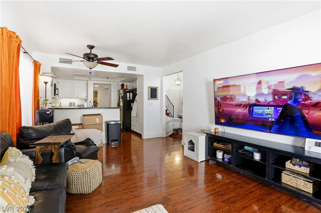 432 Capertino, Las Vegas, NV 89145