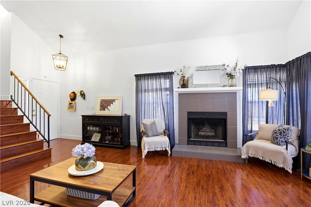 432 Capertino, Las Vegas, NV 89145