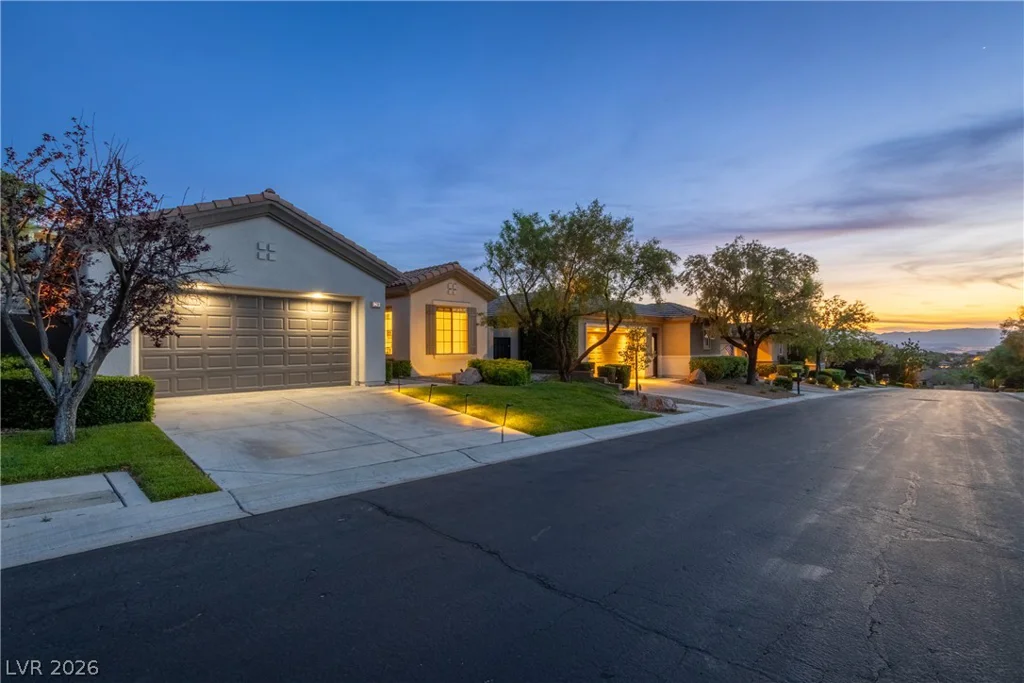 29 Gladewater, Henderson, NV 89052