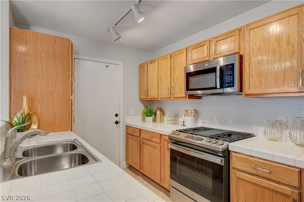 8452 Boseck, Las Vegas, NV 89145