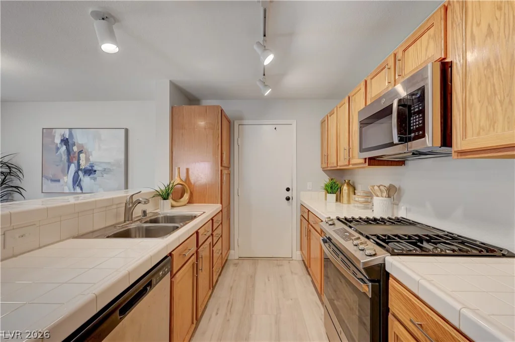 8452 Boseck, Las Vegas, NV 89145