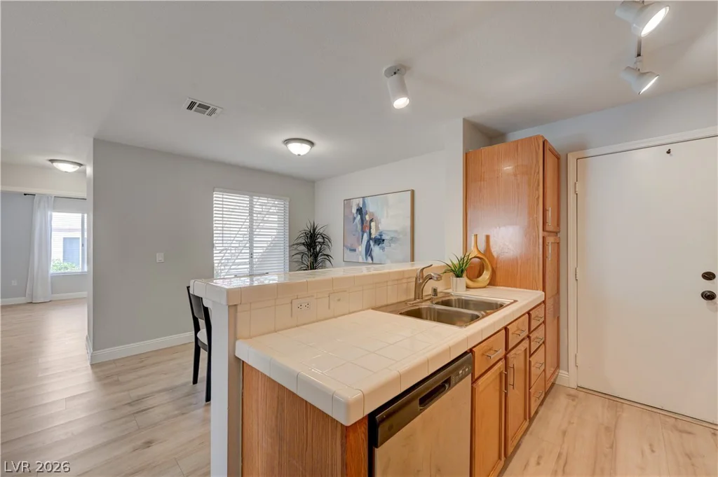 8452 Boseck, Las Vegas, NV 89145