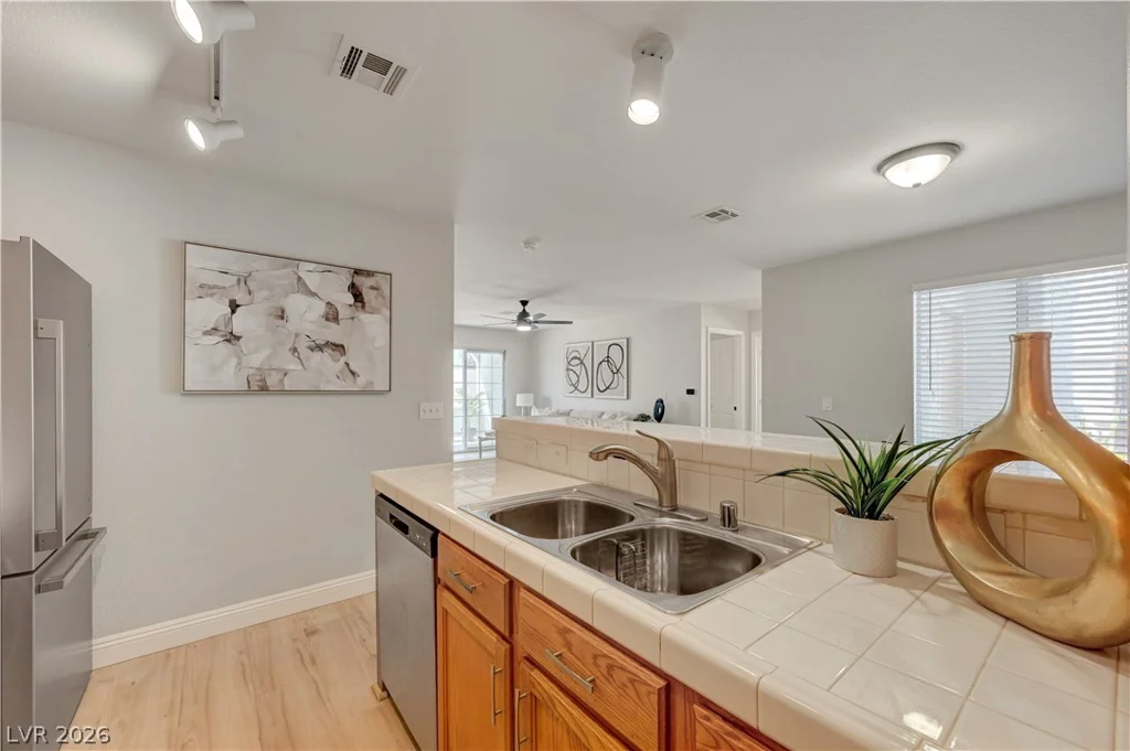8452 Boseck, Las Vegas, NV 89145