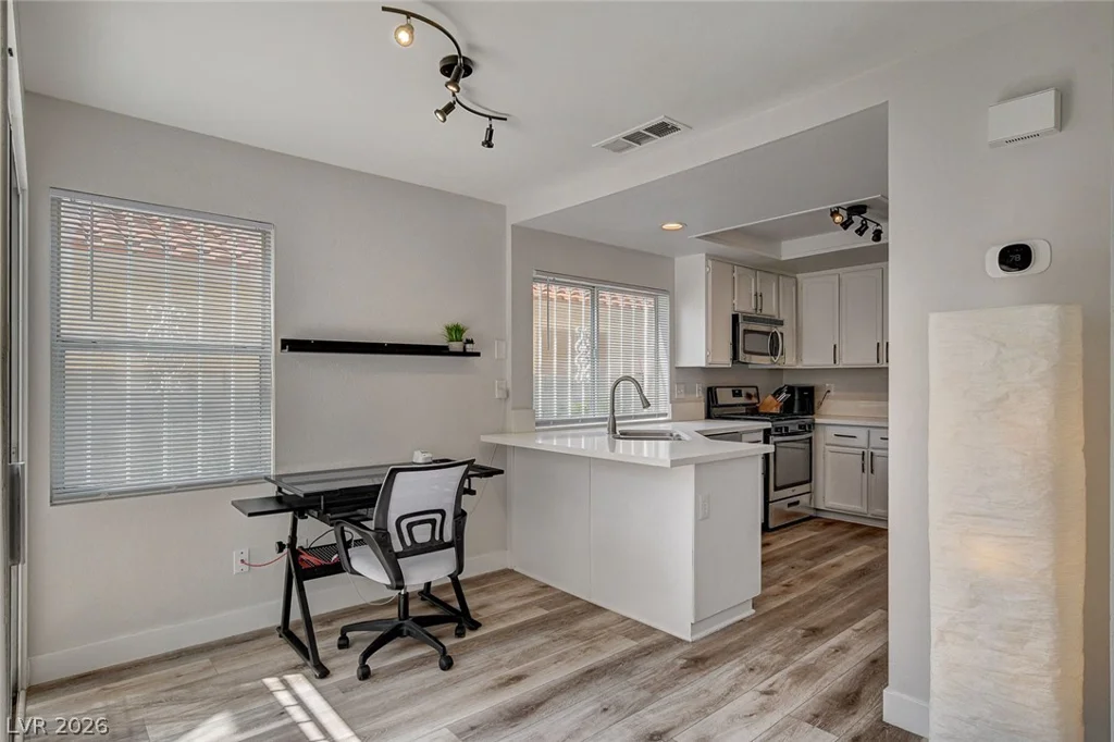8626 Tiverton, Las Vegas, NV 89123