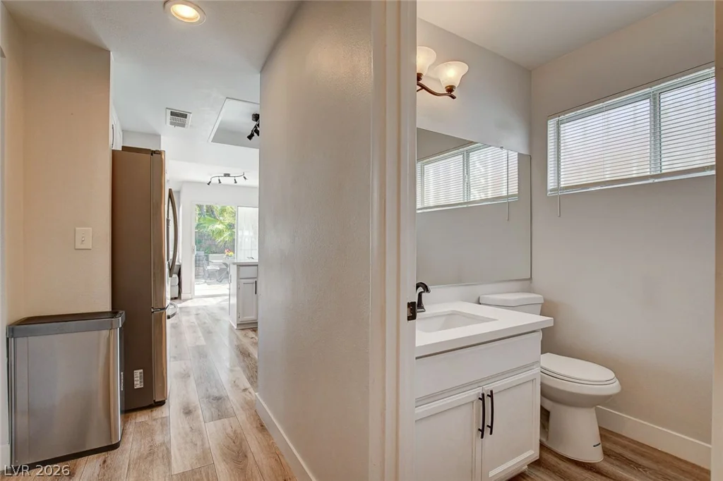 8626 Tiverton, Las Vegas, NV 89123