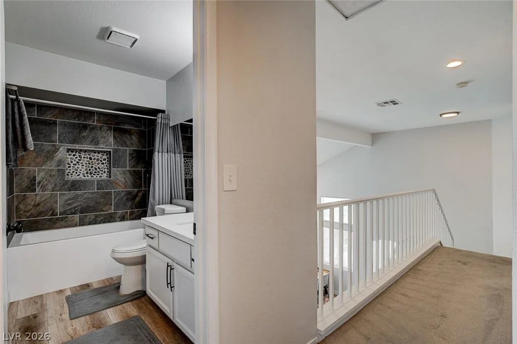 8626 Tiverton, Las Vegas, NV 89123