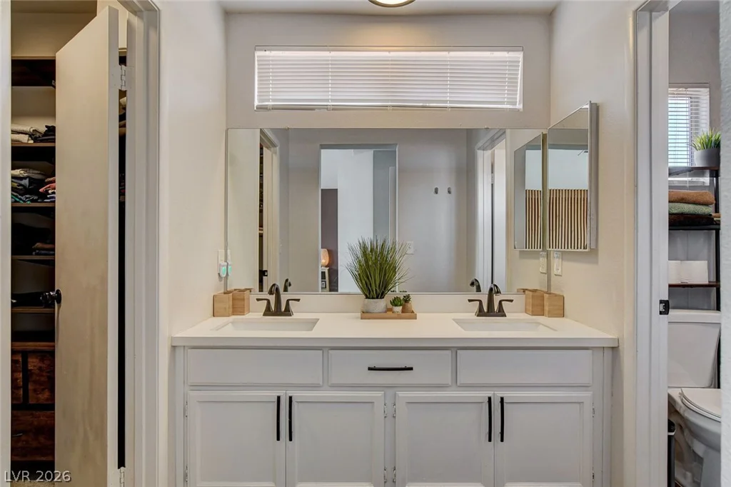8626 Tiverton, Las Vegas, NV 89123