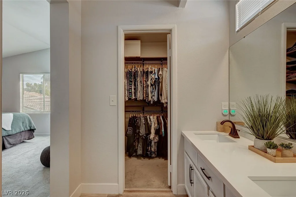 8626 Tiverton, Las Vegas, NV 89123