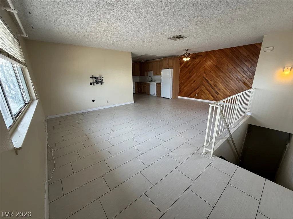 4734 Roberta, Las Vegas, NV 89119