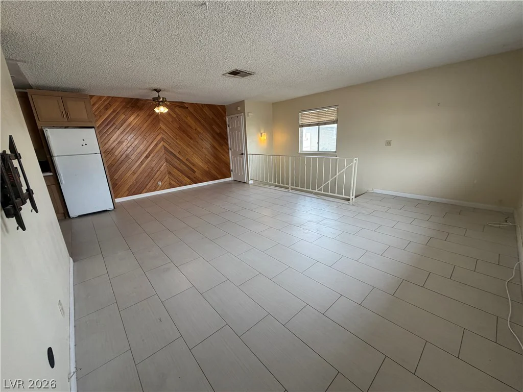 4734 Roberta, Las Vegas, NV 89119