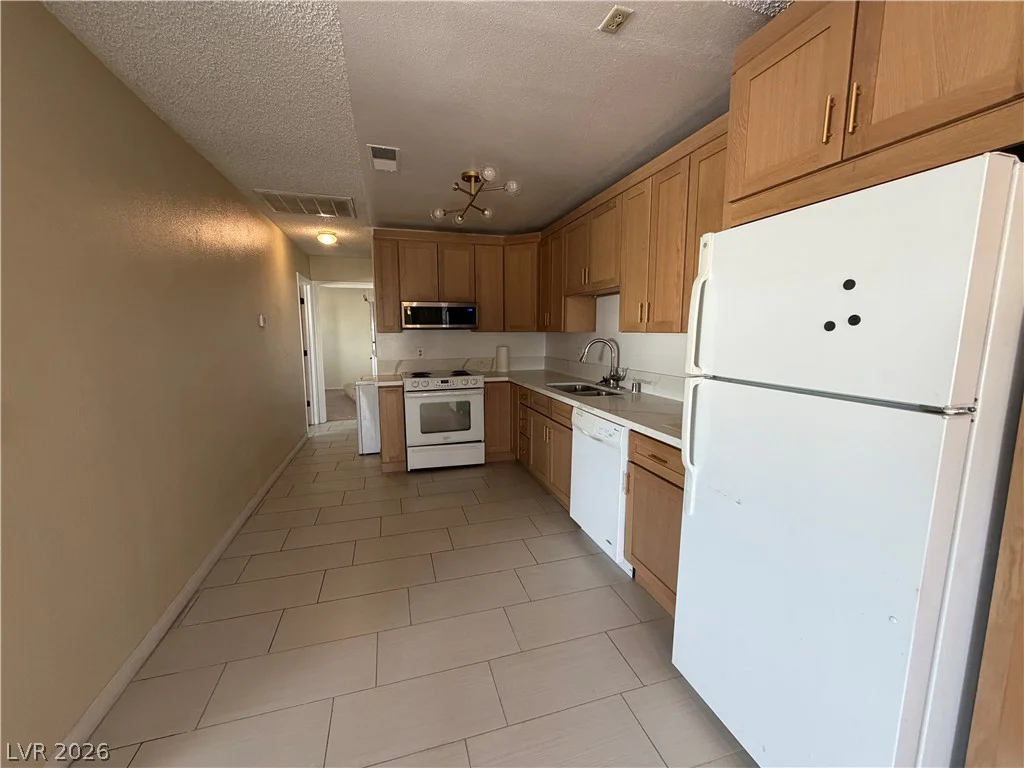 4734 Roberta, Las Vegas, NV 89119