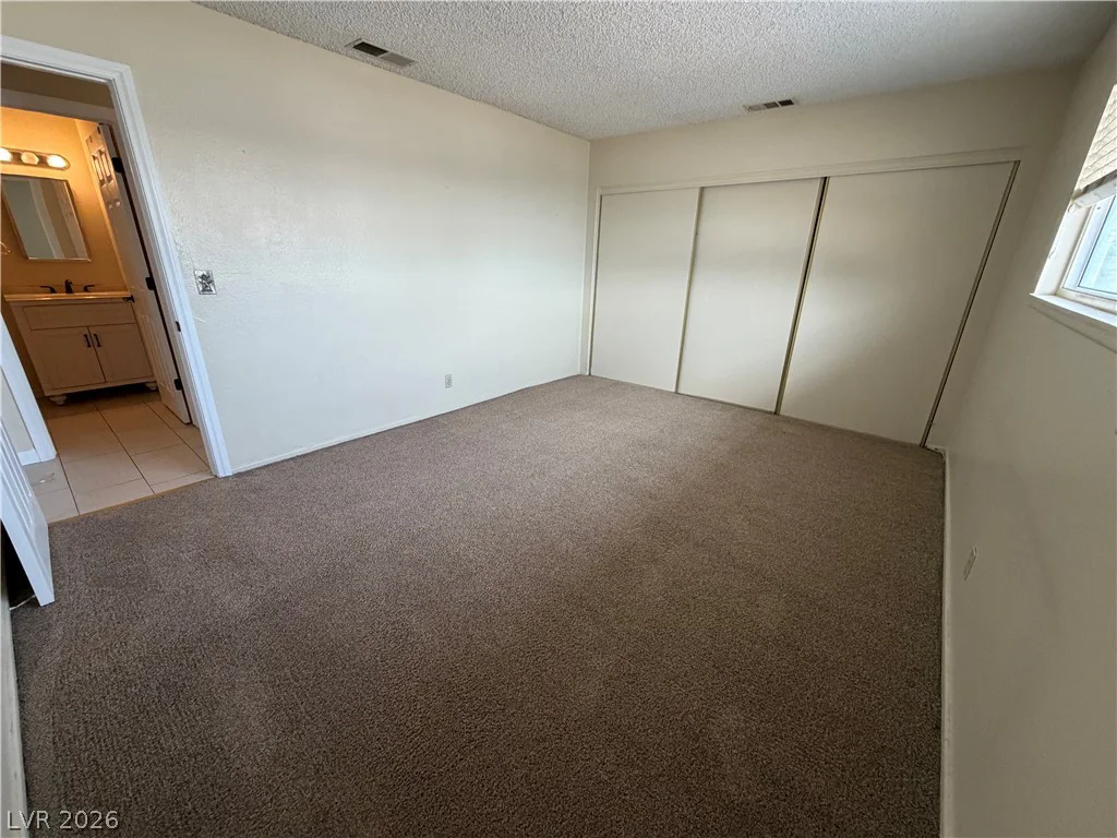 4734 Roberta, Las Vegas, NV 89119