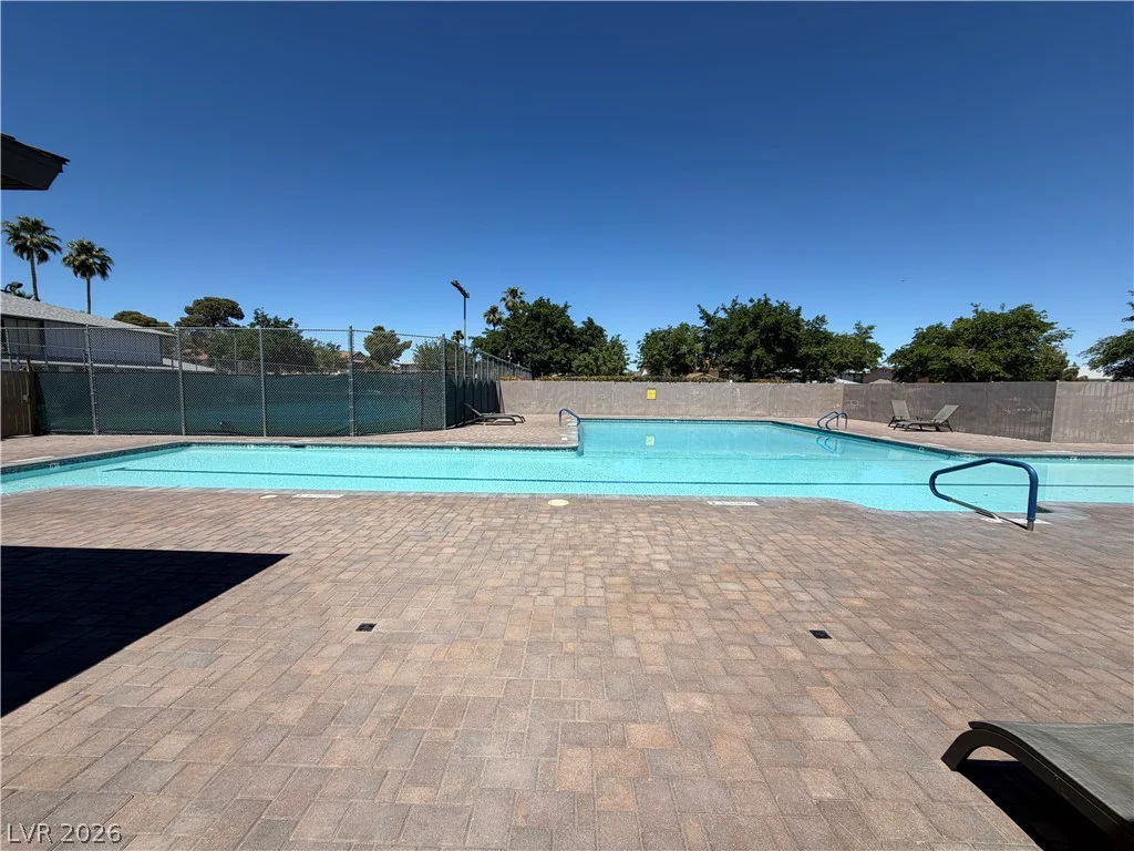 4734 Roberta, Las Vegas, NV 89119