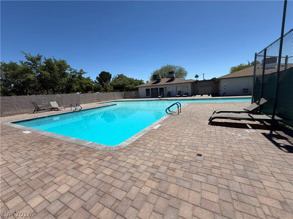 4734 Roberta, Las Vegas, NV 89119