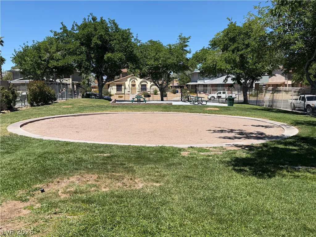 4734 Roberta, Las Vegas, NV 89119