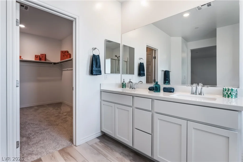 8866 Mountain Lion, Las Vegas, NV 89166