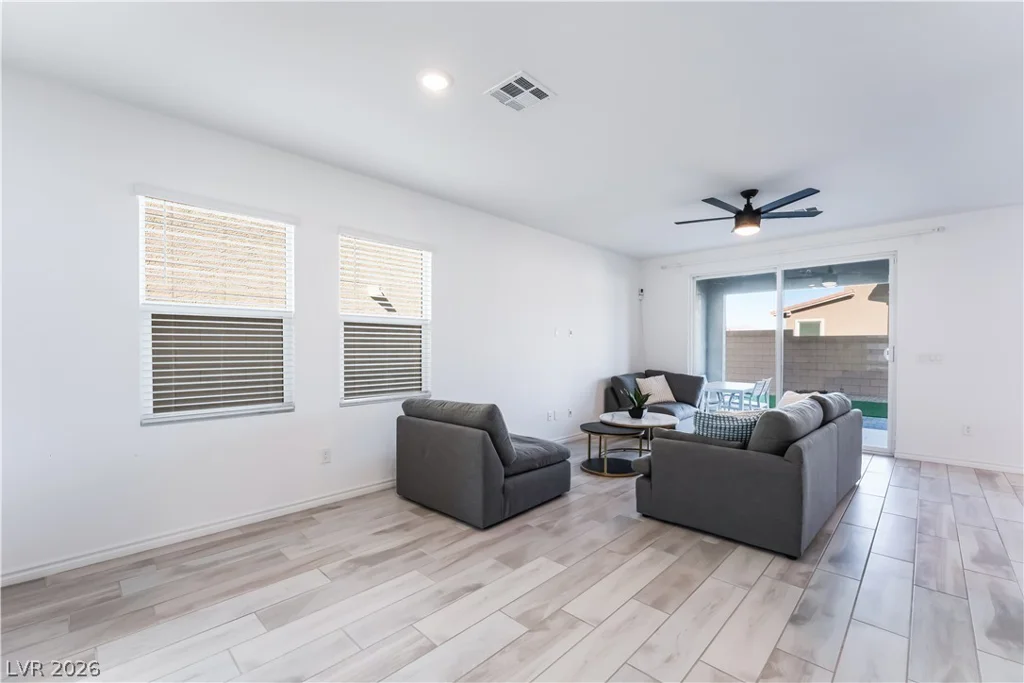 8866 Mountain Lion, Las Vegas, NV 89166