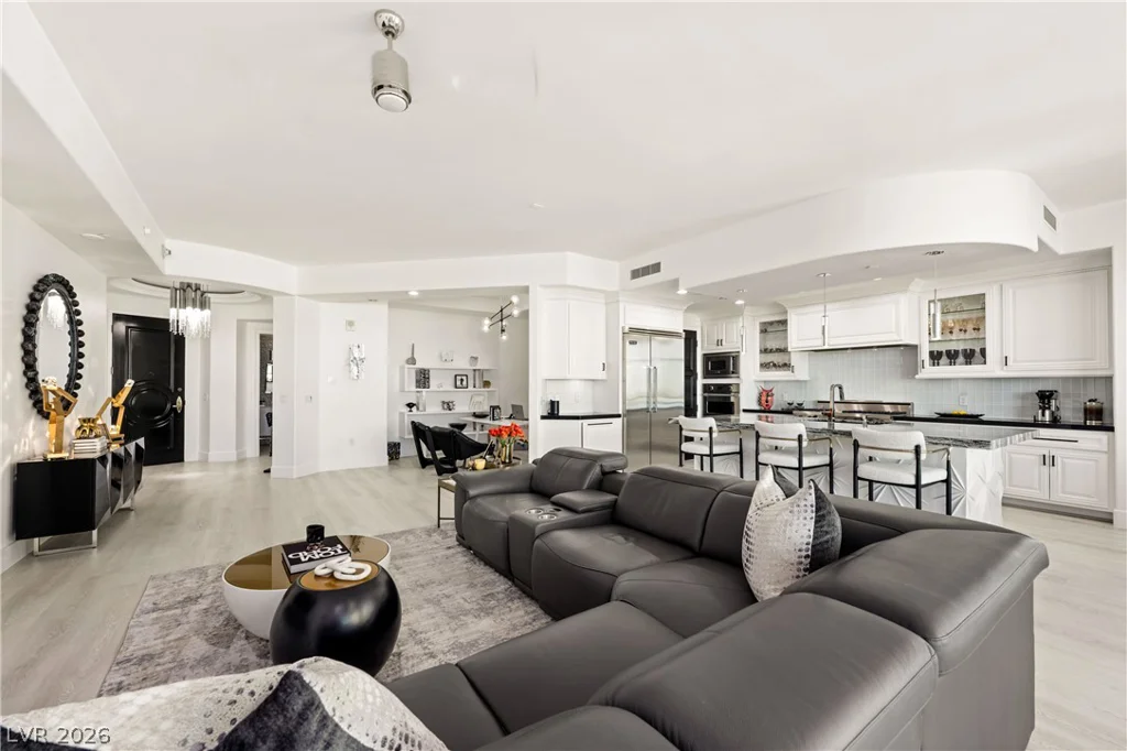 9103 Alta, Las Vegas, NV 89145