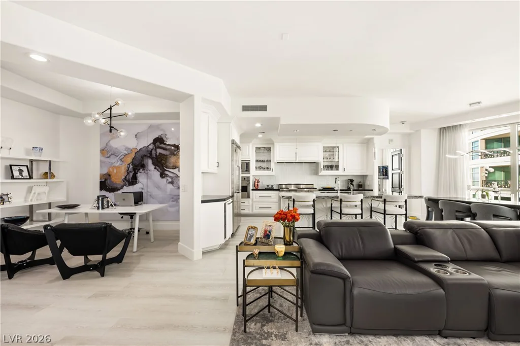9103 Alta, Las Vegas, NV 89145