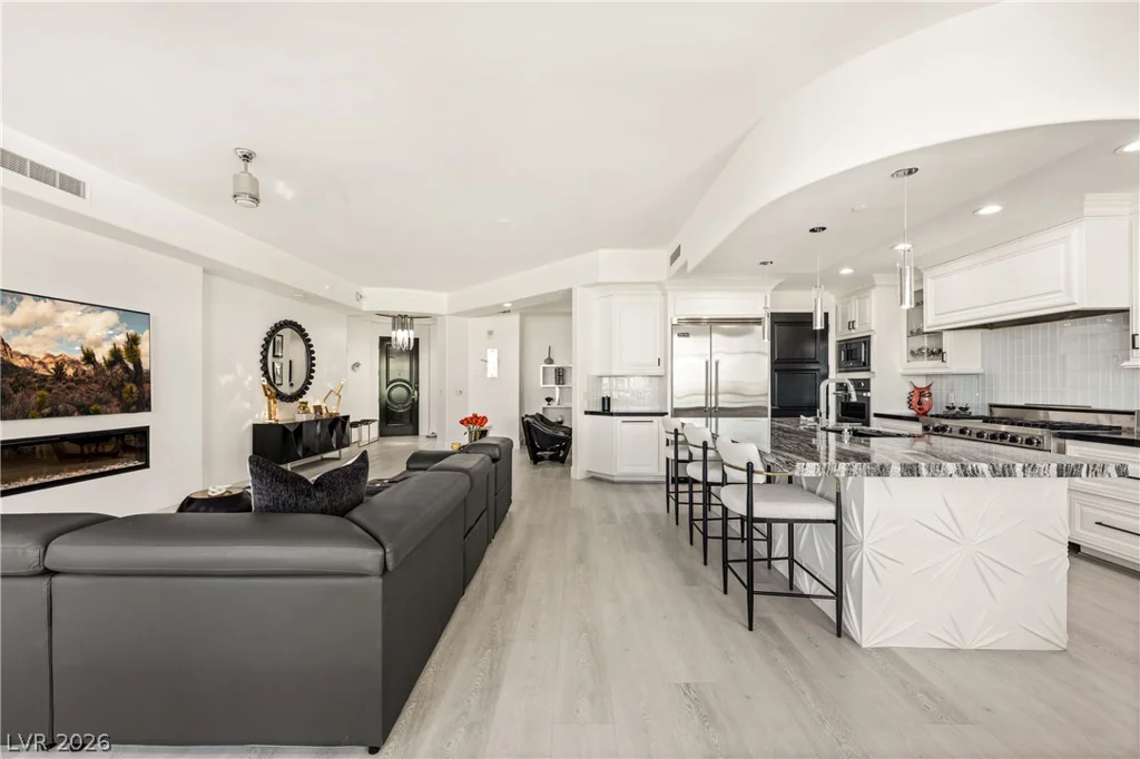 9103 Alta, Las Vegas, NV 89145