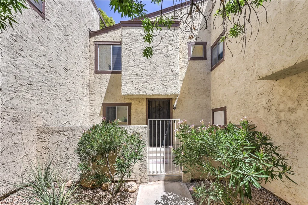 5045 Spencer, Las Vegas, NV 89119