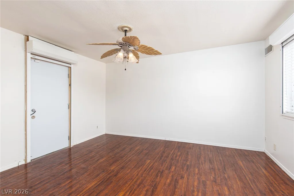 3525 Victory, Las Vegas, NV 89121