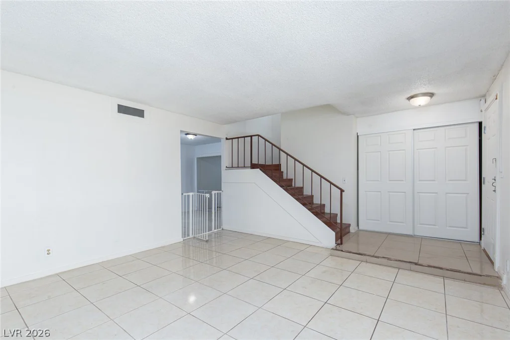 3525 Victory, Las Vegas, NV 89121