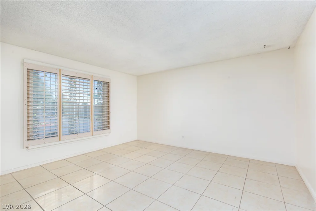3525 Victory, Las Vegas, NV 89121