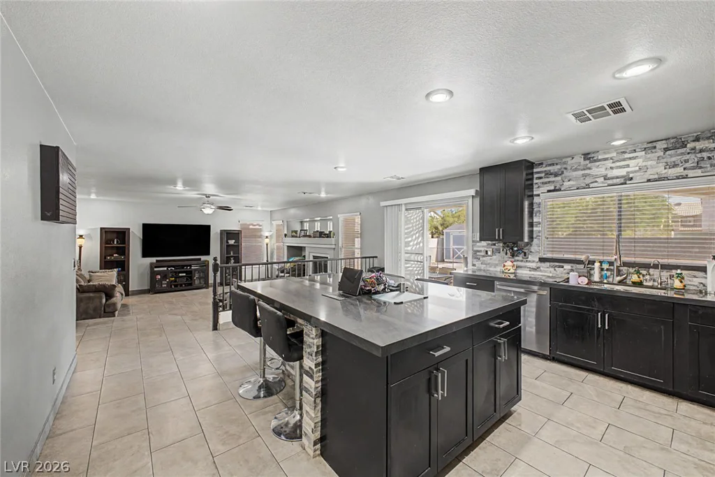 8633 Vivid Violet, Las Vegas, NV 89143