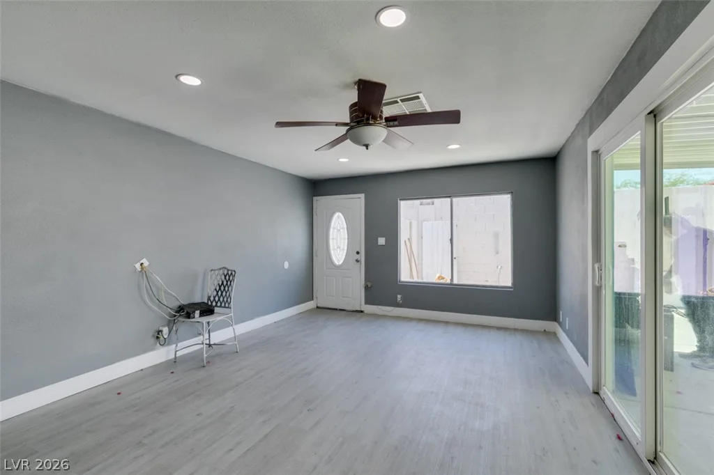 4562 Via San Rafael, Las Vegas, NV 89103