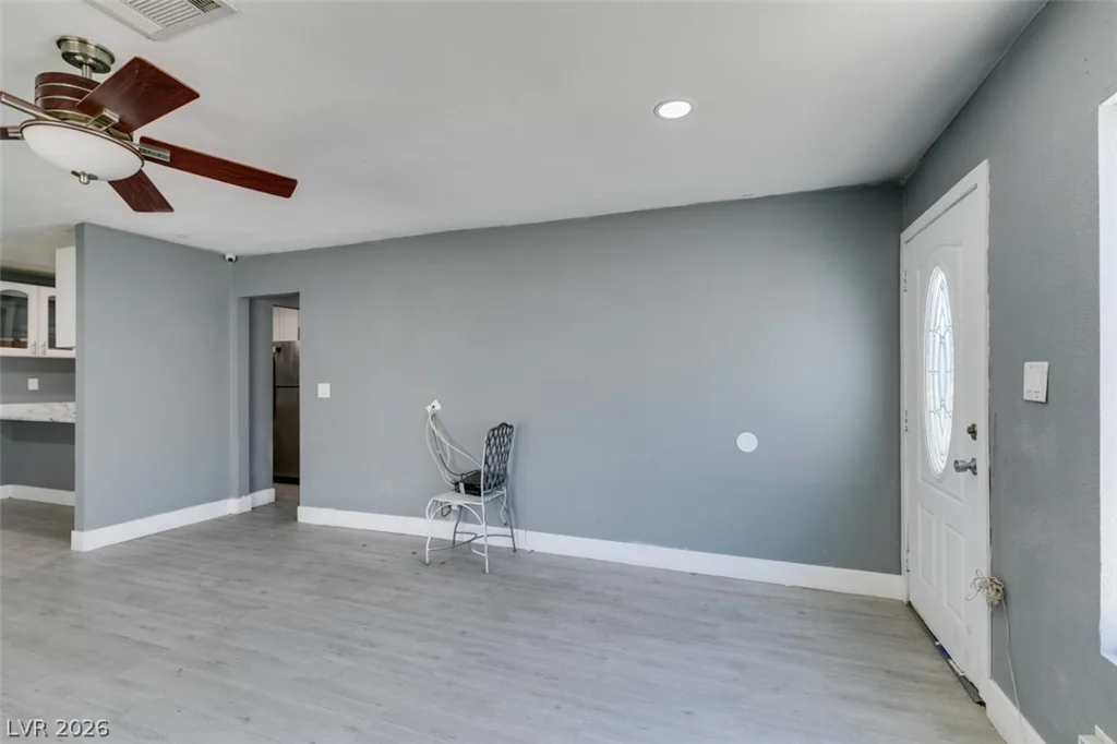 4562 Via San Rafael, Las Vegas, NV 89103