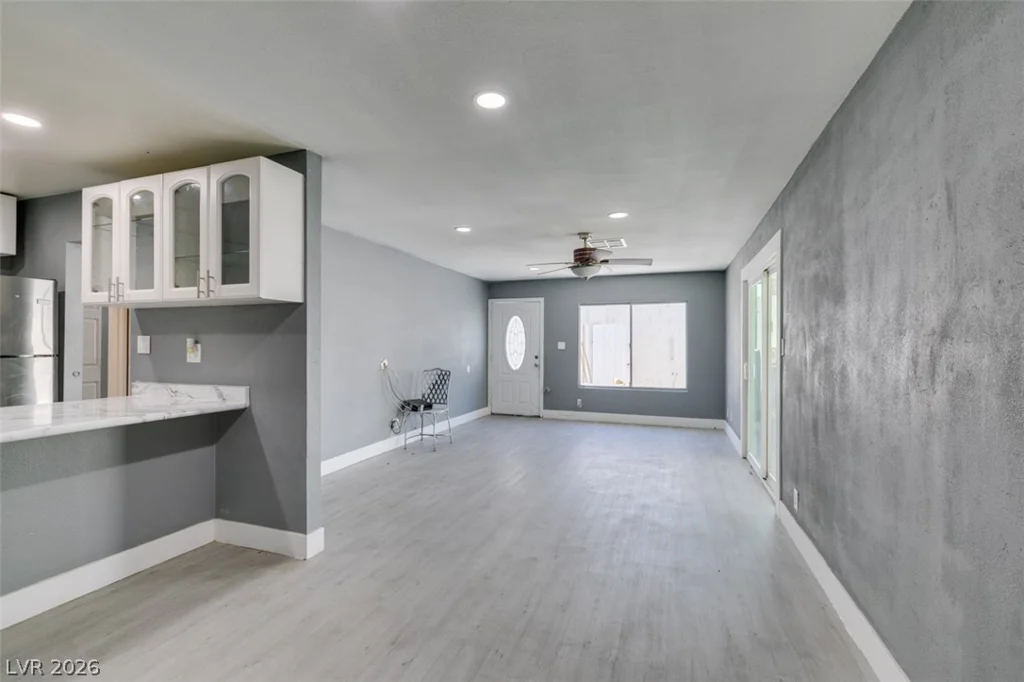 4562 Via San Rafael, Las Vegas, NV 89103