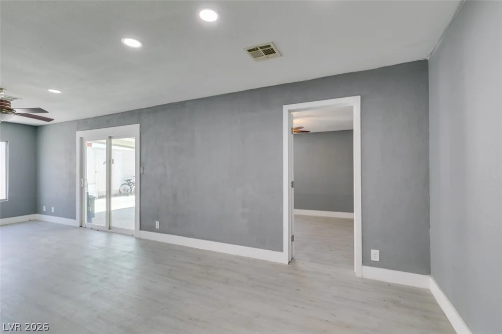 4562 Via San Rafael, Las Vegas, NV 89103
