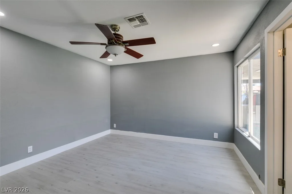 4562 Via San Rafael, Las Vegas, NV 89103