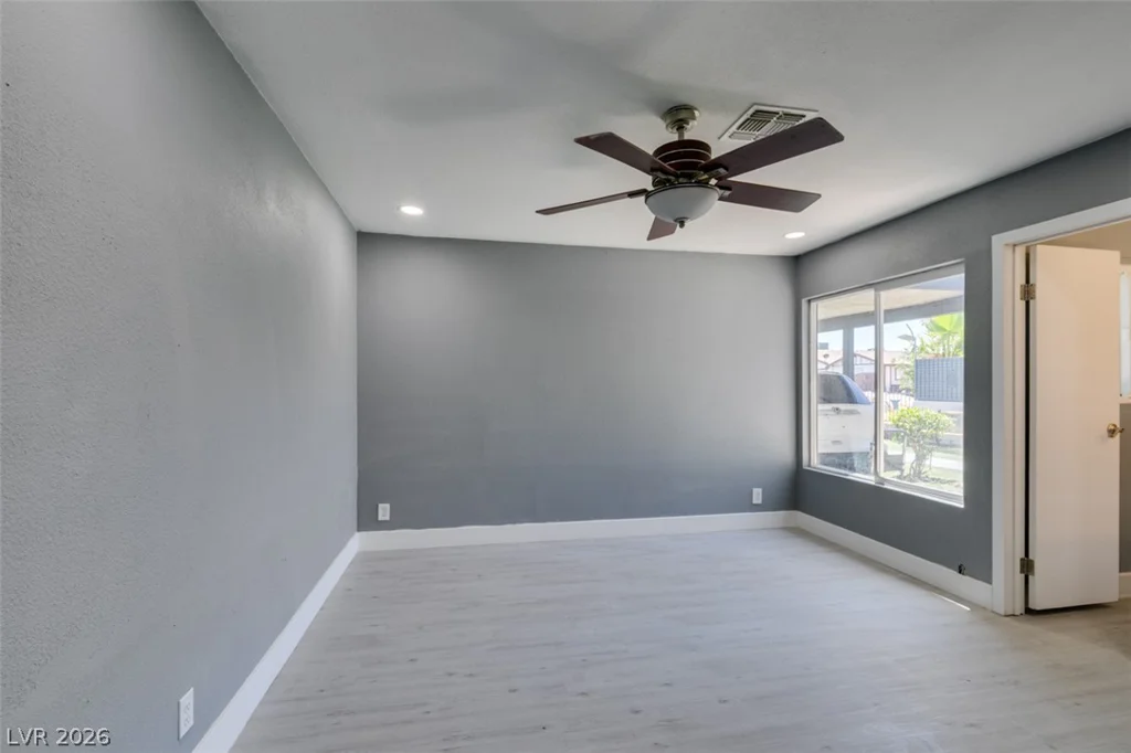4562 Via San Rafael, Las Vegas, NV 89103